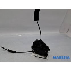 Renault - Megane - Front door lock mechanism 4-door, right