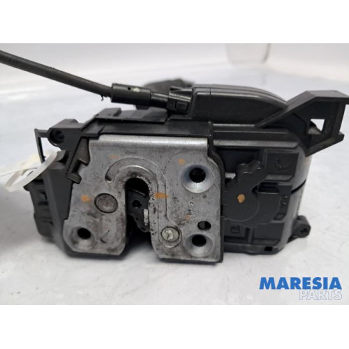 Renault - Megane - Front door lock mechanism 4-door, right
