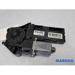 Renault - Megane - Door window motor
