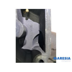 Peugeot - 206 PLUS - Boîtier thermostat