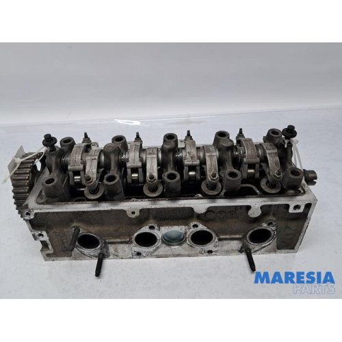 Peugeot - 206 PLUS - Cylinder head