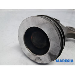 Opel - Vivaro - Connecting rod