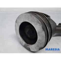 Opel - Vivaro - Connecting rod