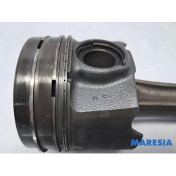 Opel - Vivaro - Connecting rod