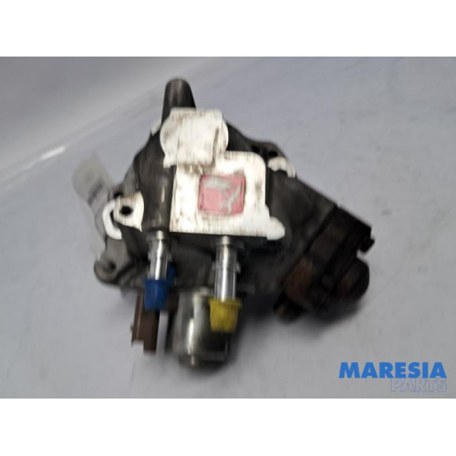 Opel - Vivaro - Brandstofpomp Mechanisch