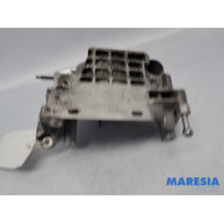 Opel - Vivaro - Steun dieselpomp