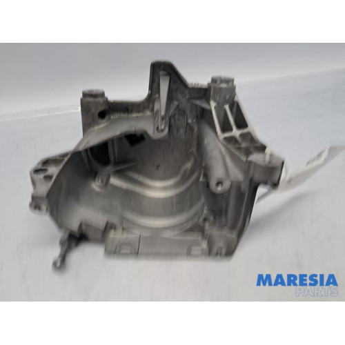 Opel - Vivaro - Steun dieselpomp