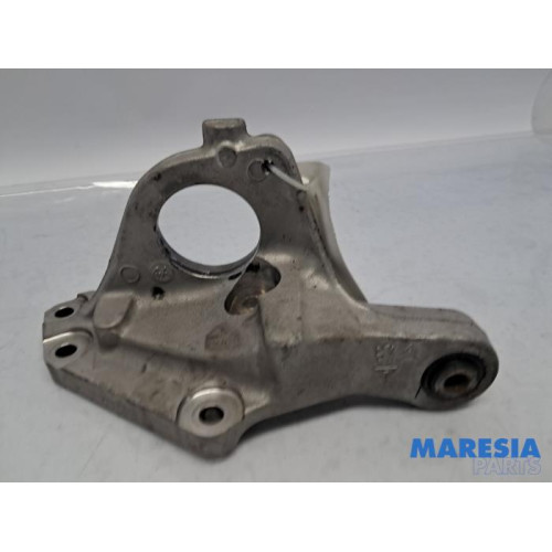 Opel - Vivaro - Engine mount