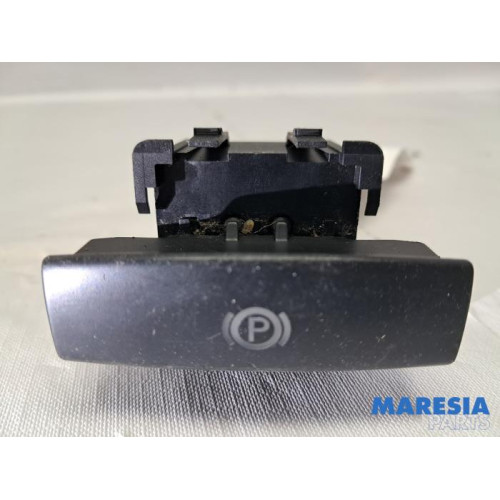 Citroen - C6 - Parking brake switch