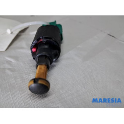 Citroen - C6 - Brake light switch