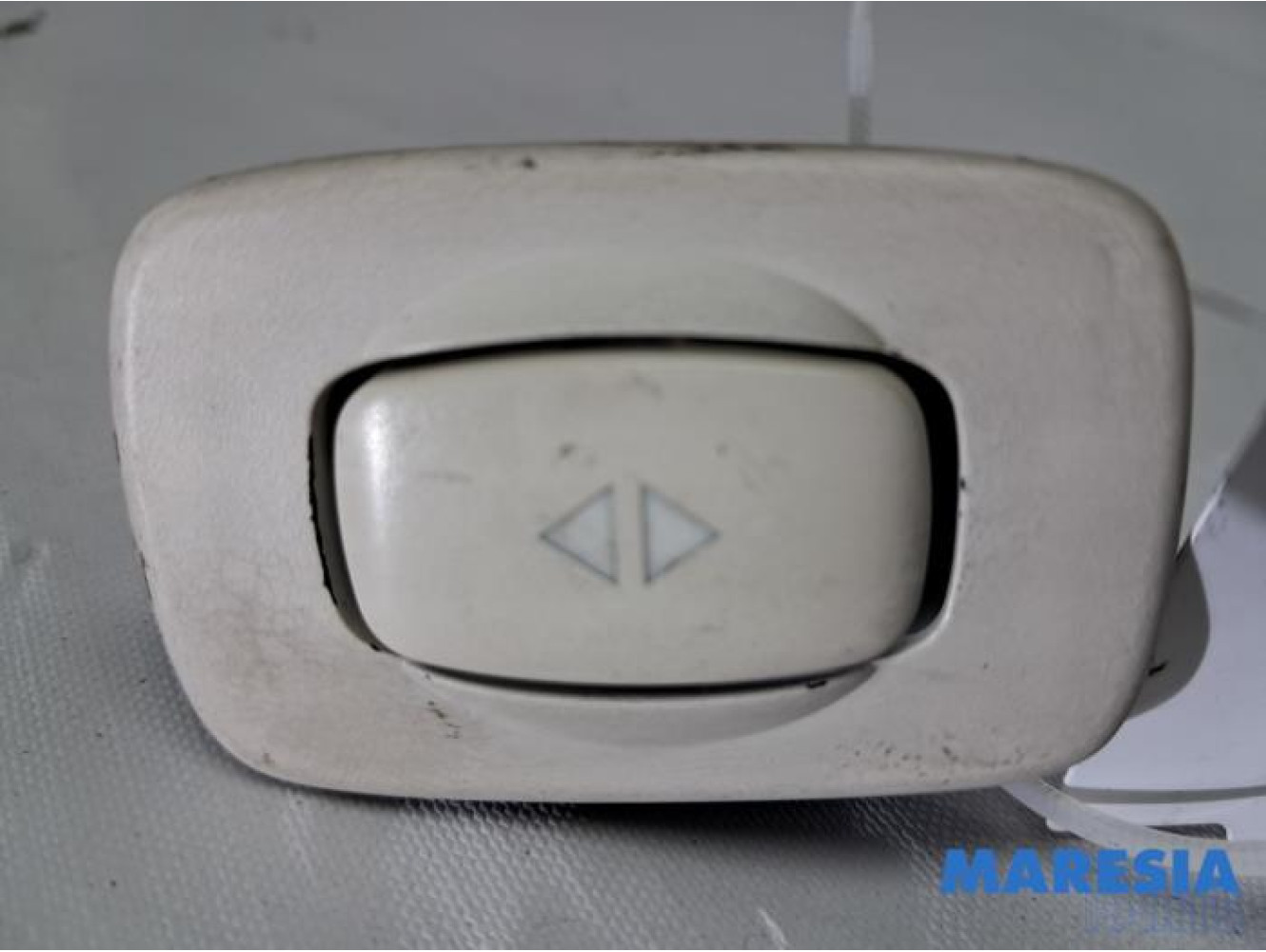 Citroen - C6 - Switch (miscellaneous)
