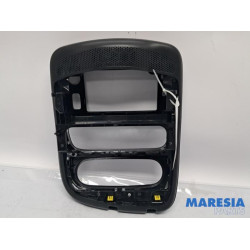 Renault - Clio - Radio omlijsting