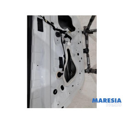 Renault - Clio - Door 4-door, front left