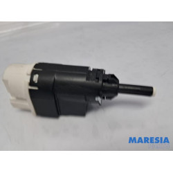 Renault - Clio - Remlicht Schakelaar