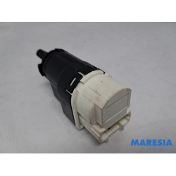 Renault - Clio - Remlicht Schakelaar