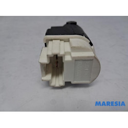 Renault - Clio - Remlicht Schakelaar