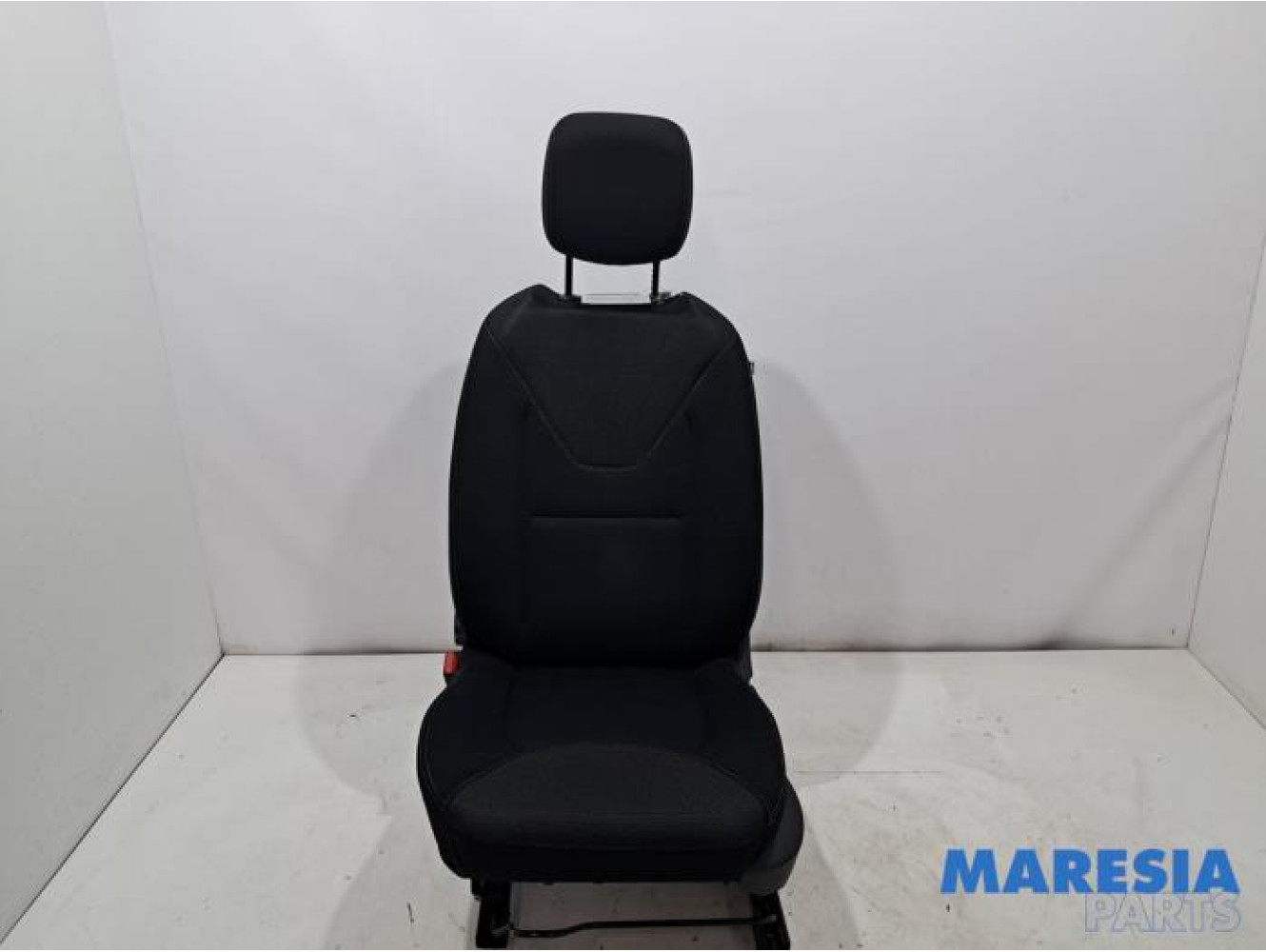 Renault - Clio - Seat, left