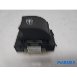 Renault - Clio - Electric window switch