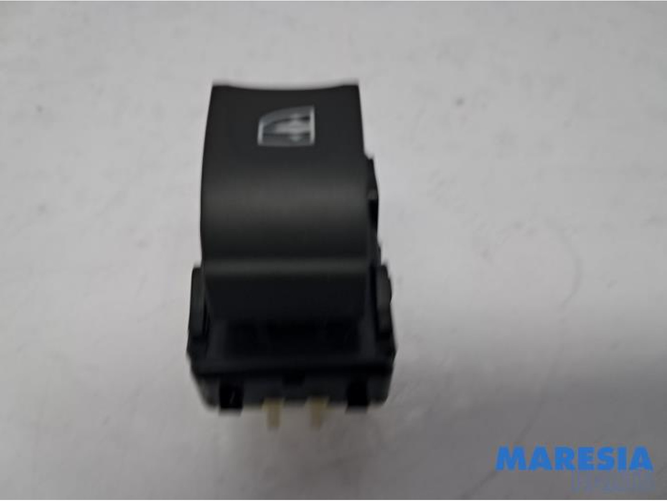 Renault - Clio - Electric window switch