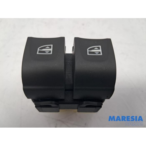 Renault - Clio - Combischakelaar ramen