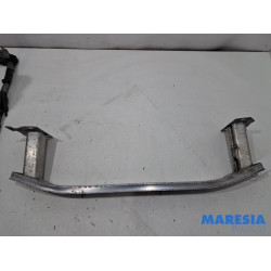 Renault - Clio - Front bumper frame