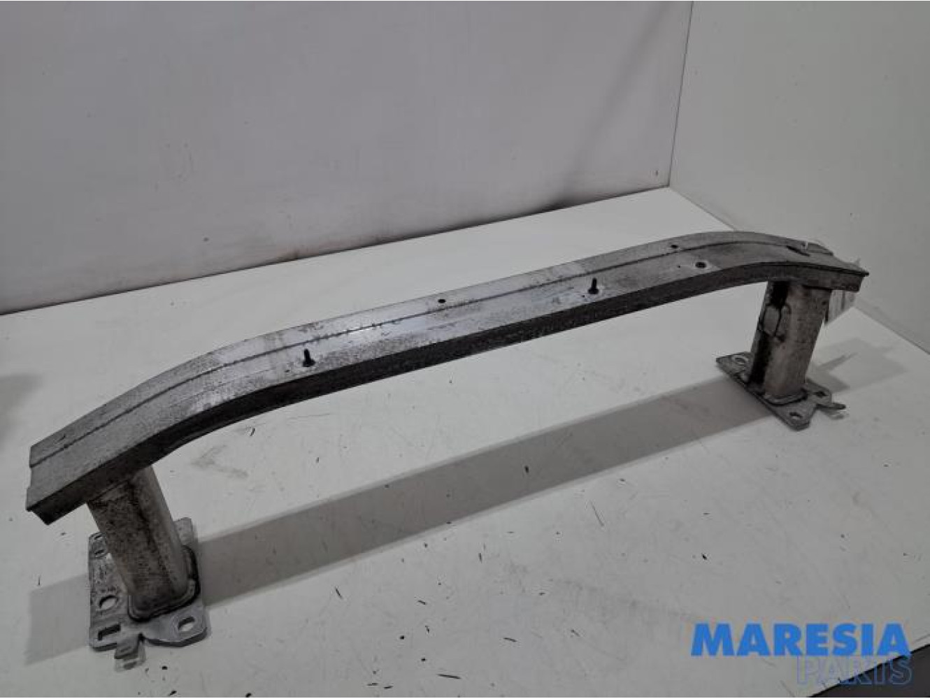 Renault - Clio - Front bumper frame