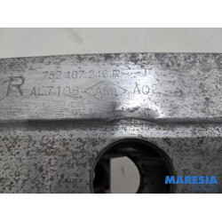 Renault - Clio - Front bumper frame