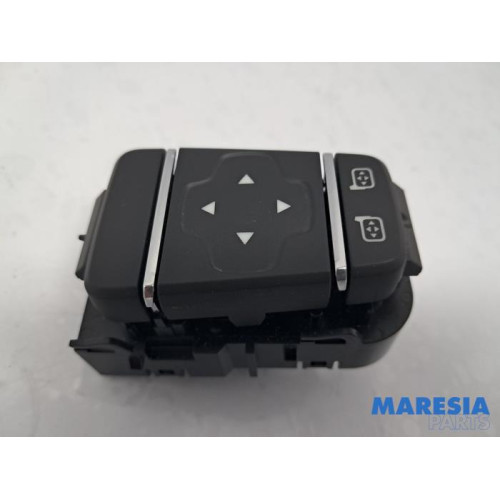 Renault - Clio - Mirror switch