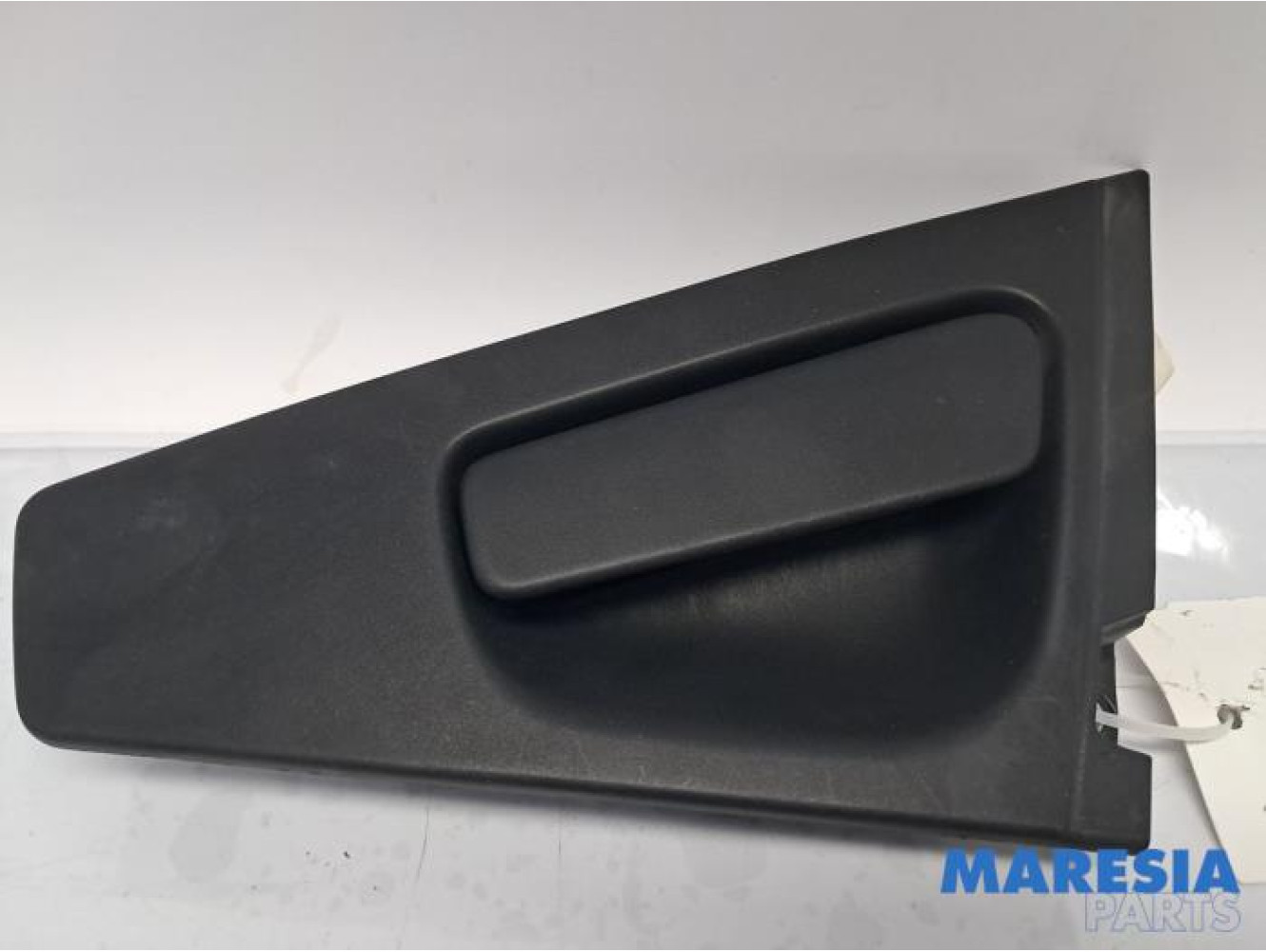 Renault - Clio - Rear door handle 4-door, right