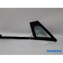 Renault - Clio - Quarter light, front right