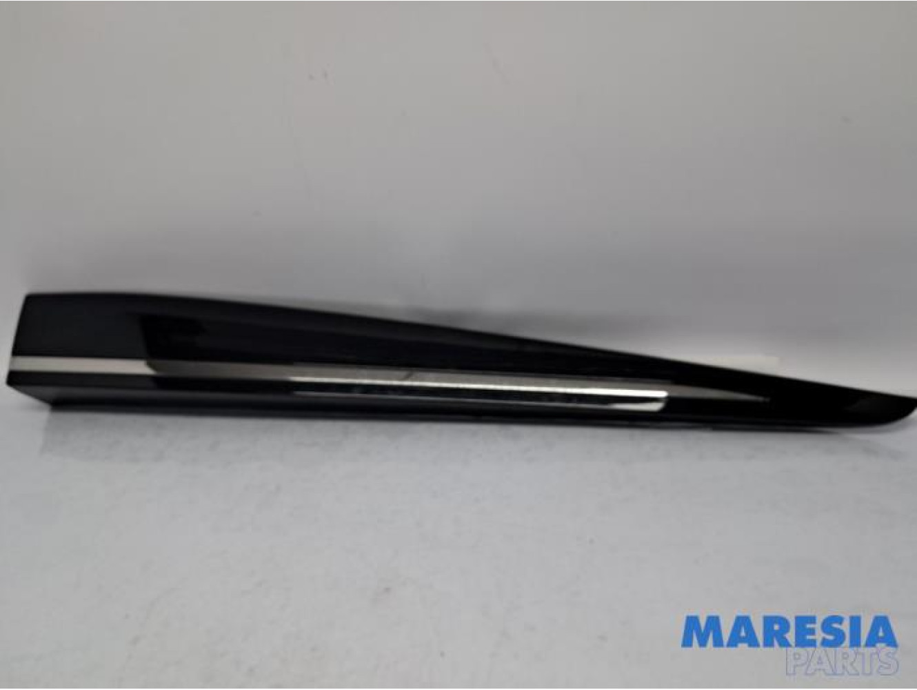 Renault - Clio - Door strip