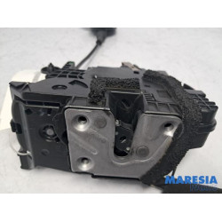 Renault - Clio - Front door lock mechanism 4-door, right