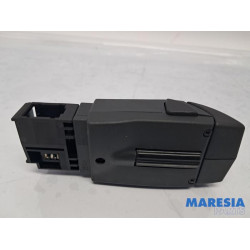 Renault - Clio - Commande radio volant