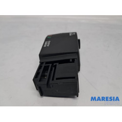 Renault - Clio - Commande radio volant