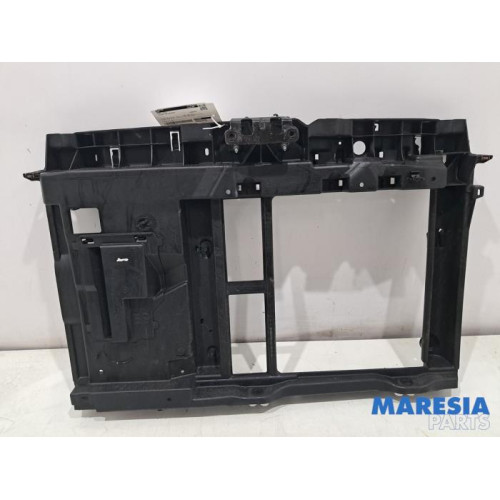 Peugeot - 208 - Front panel