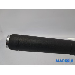 Peugeot - 208 - Parking brake lever