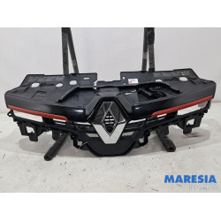 Renault - Clio - Grill