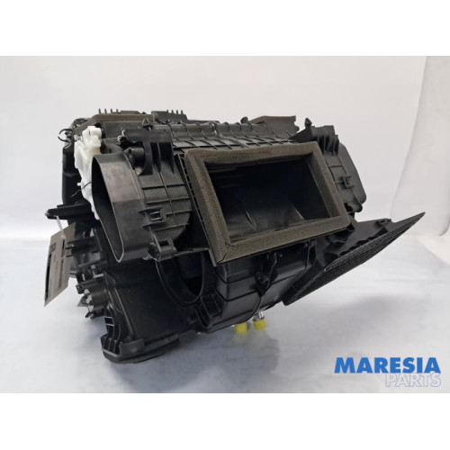 Renault - Clio - Heizgehäuse