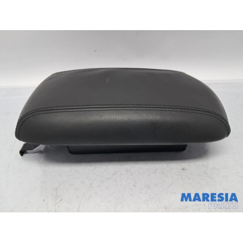 Citroen - C6 - Armrest