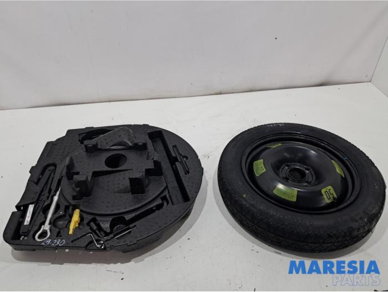 Citroen - DS4 - Krikset + reservewiel