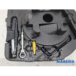 Citroen - DS4 - Krikset + reservewiel