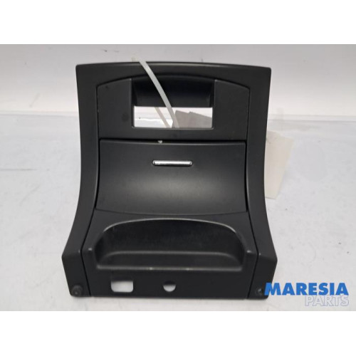 Citroen - C6 - Opbergvak