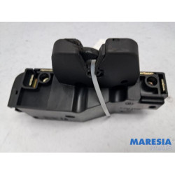 Citroen - C6 - Tailgate lock mechanism