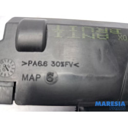 Citroen - C6 - Tailgate lock mechanism