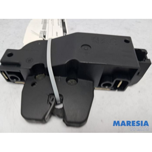 Citroen - C6 - Tailgate lock mechanism