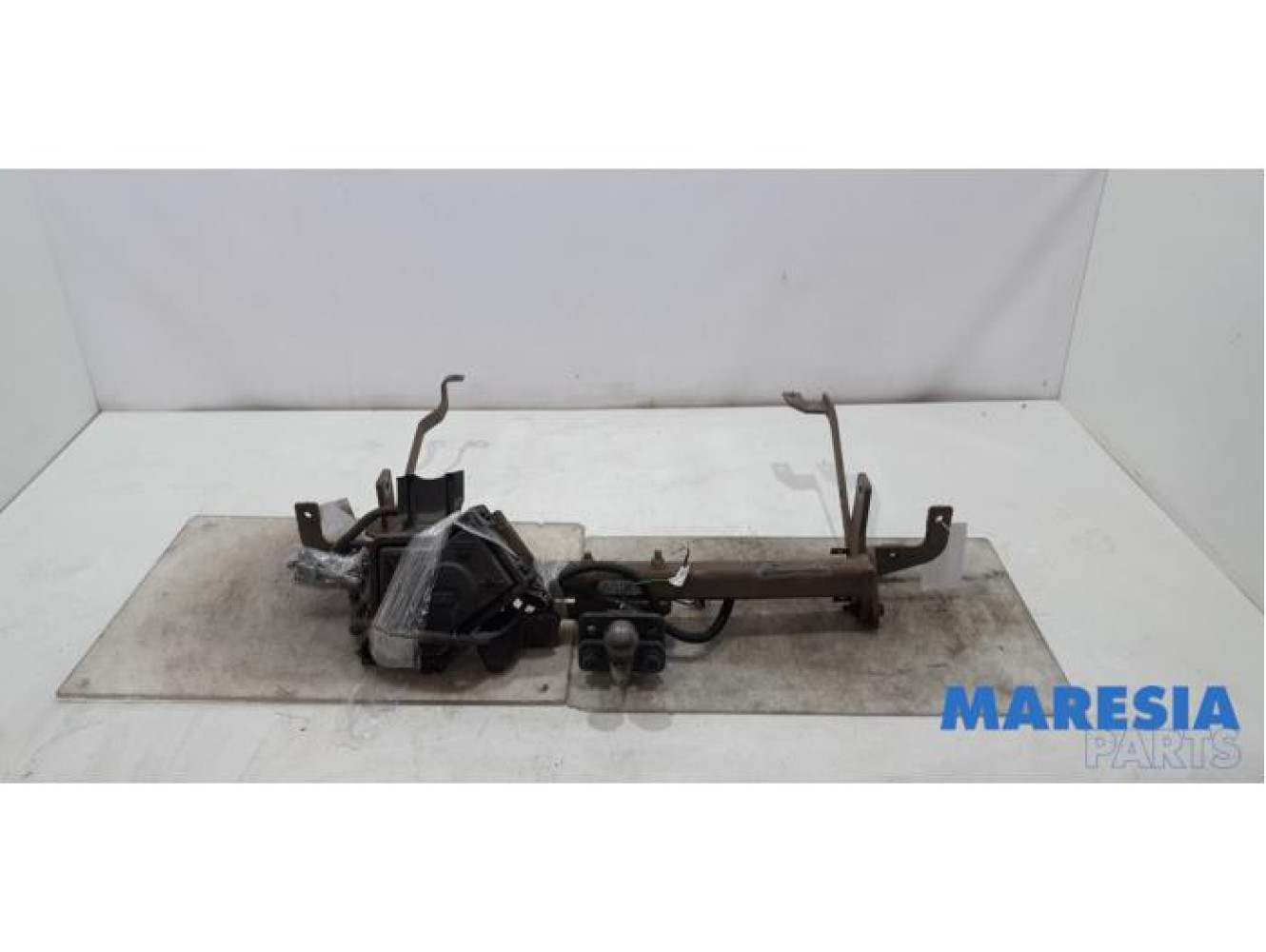 Peugeot - Expert - Towbar