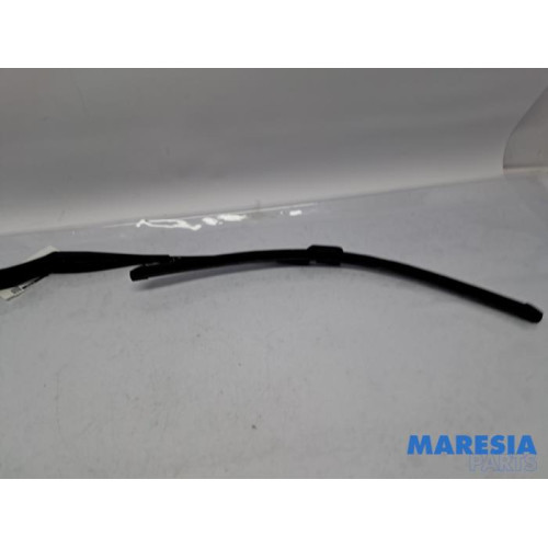 Peugeot - 308 - Front wiper arm