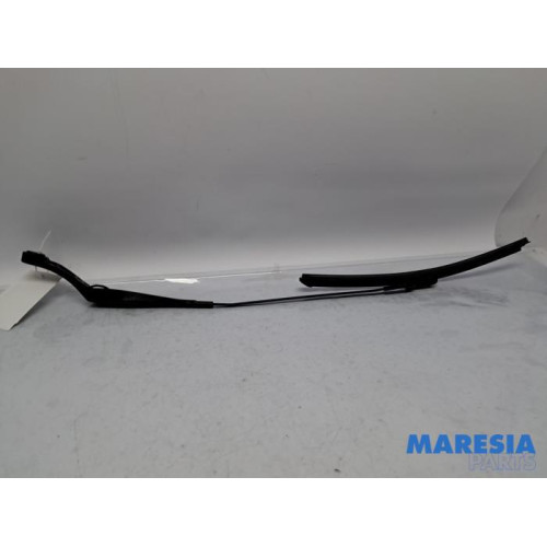 Peugeot - 308 - Front wiper arm