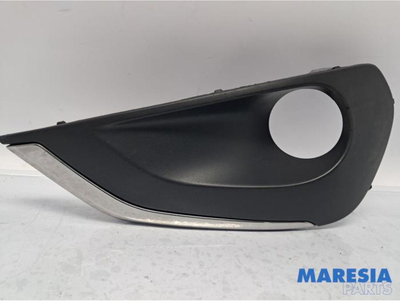 Peugeot - 208 - Abdeckplatte Nebelscheinwerfer rechts