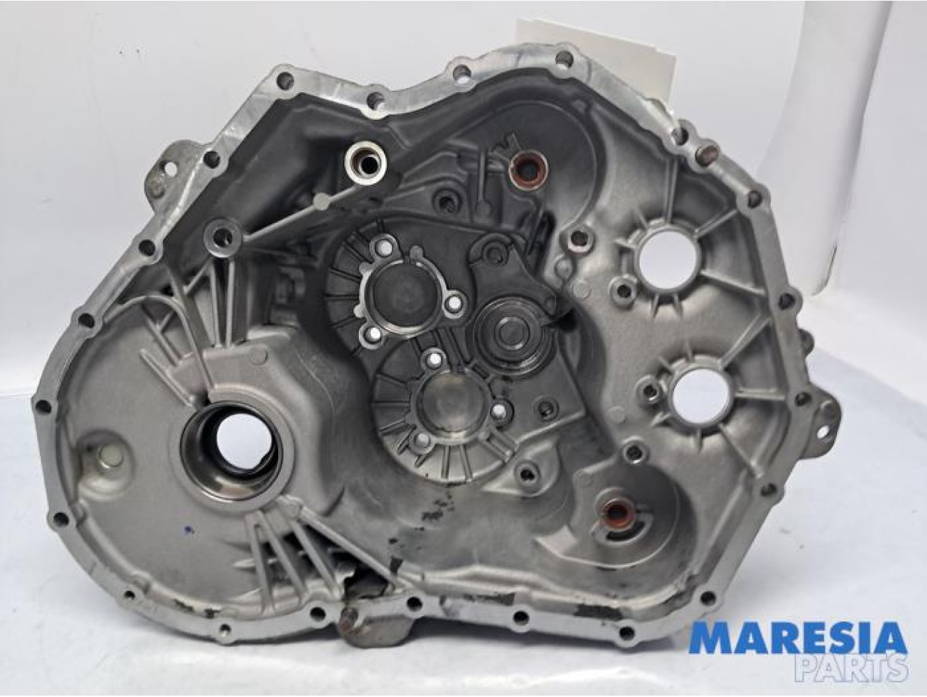 Renault - Clio - Gearbox casing